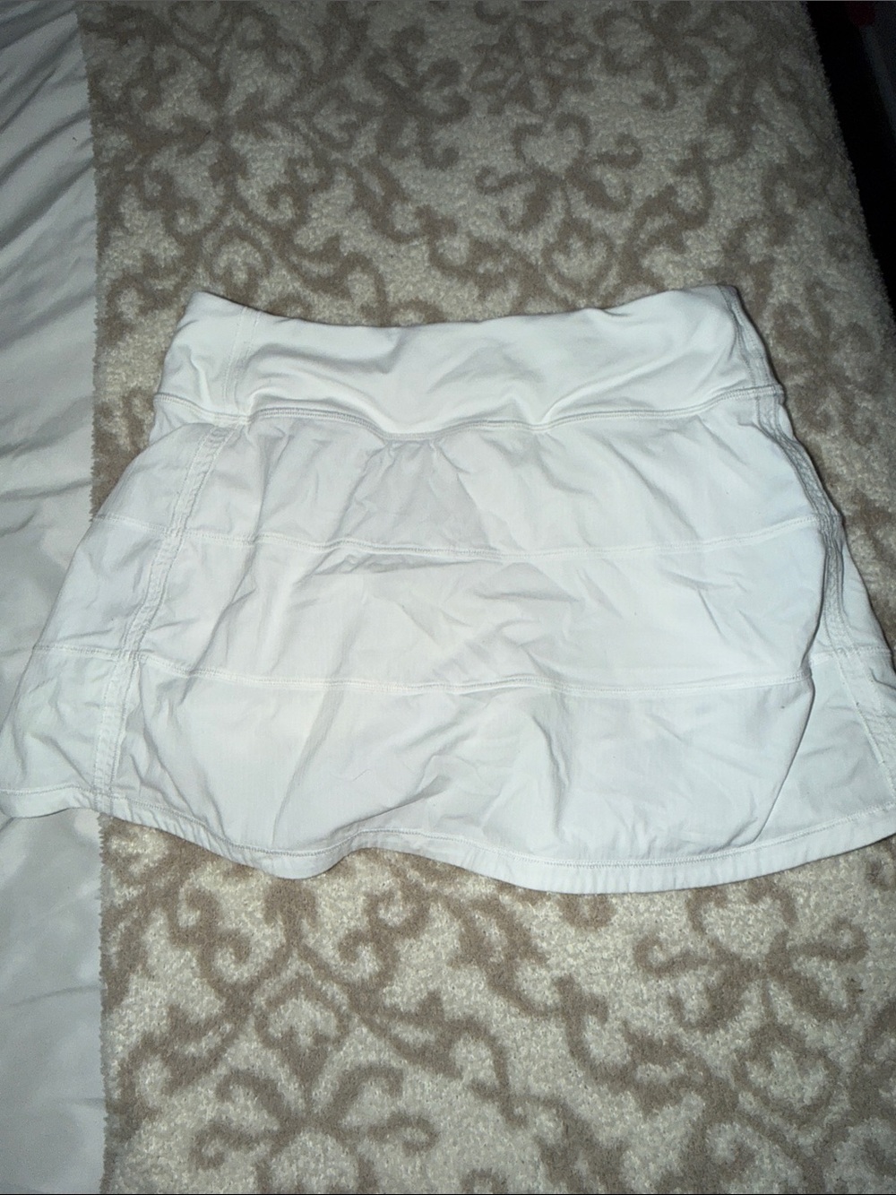 Lululemon White Pace Rival Skirt - size 4